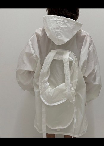 YAĞMURLUK VE SIRT ÇANTASI ESCADA - Görsel 2