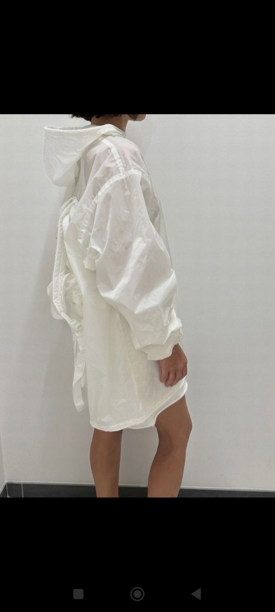 YAĞMURLUK VE SIRT ÇANTASI ESCADA - Görsel 5