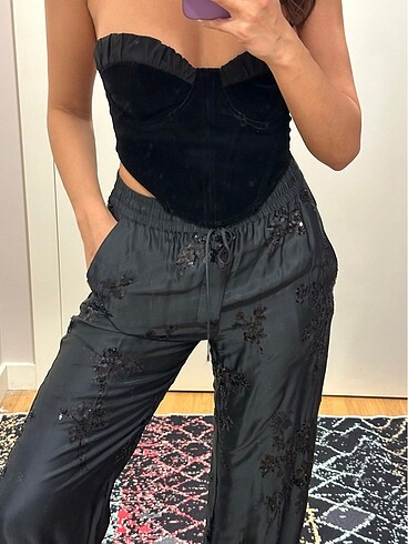 Zara işlemeli saten pantalon