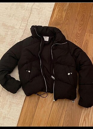 Bershka siyah şişme mont