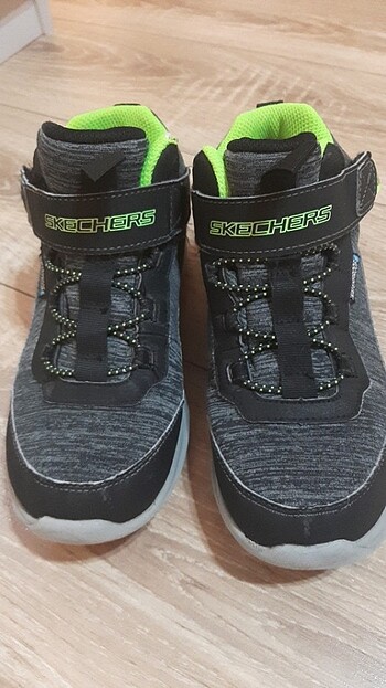 Skechers