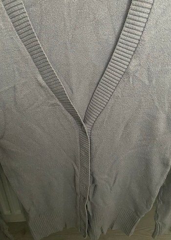 Gri Düğmeli V Yaka Kadın Hırka - Görsel 3