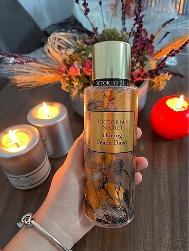 Victoria?s Secret Daring Peach Daisy