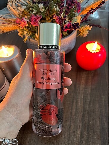 Victoria?s Secret Blushing Berry Magnolia