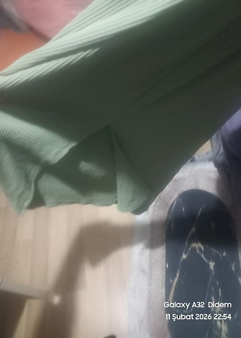 Yeşil V Yaka Uzun Salaş Kadın Elbise yirtmacli - Görsel 2