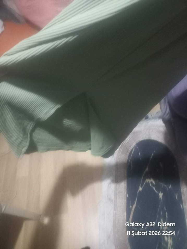 Yeşil V Yaka Uzun Salaş Kadın Elbise yirtmacli - Görsel 2