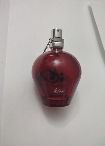 Avon secret fantasy kiss parfüm