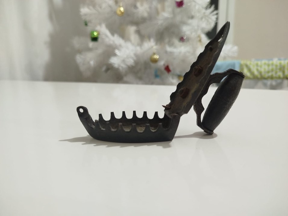 Klasik Siyah Döküm Ütü antika - Görsel 4