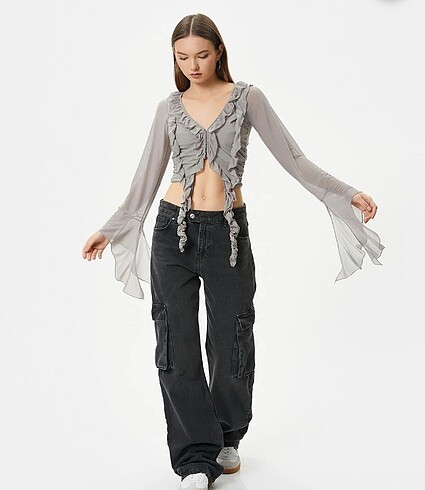 Urban Outfitters tül fırfırlı bluz