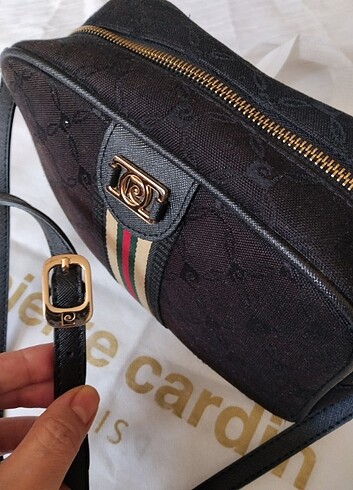 Beden siyah Renk Orijinal Pierre cardin askılı çapraz çanta