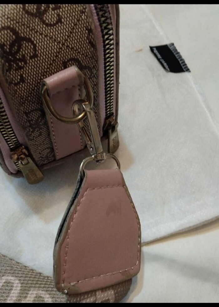 Güess çapraz askılı çanta - Görsel 4