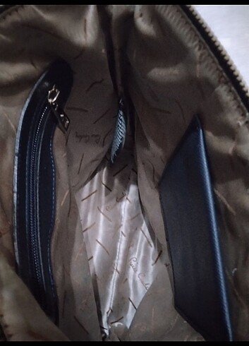 Orijinal pierre cardin askılı çapraz postacı çanta - Görsel 7