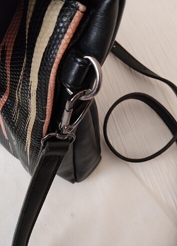 Orijinal derimod askılı çapraz çanta - Görsel 6