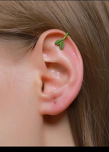 Yaprak ear cuff