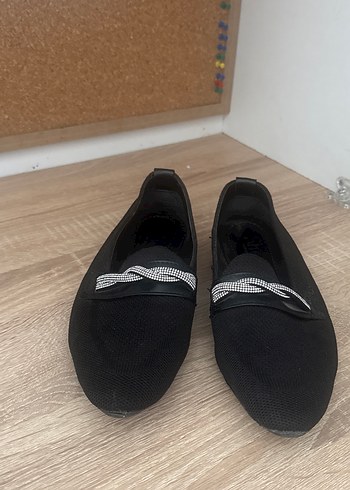 39 Beden Siyah Tokalı Kadın Düz Ayakkabı