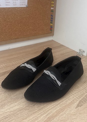 Diğer Siyah Tokalı Kadın Düz Ayakkabı