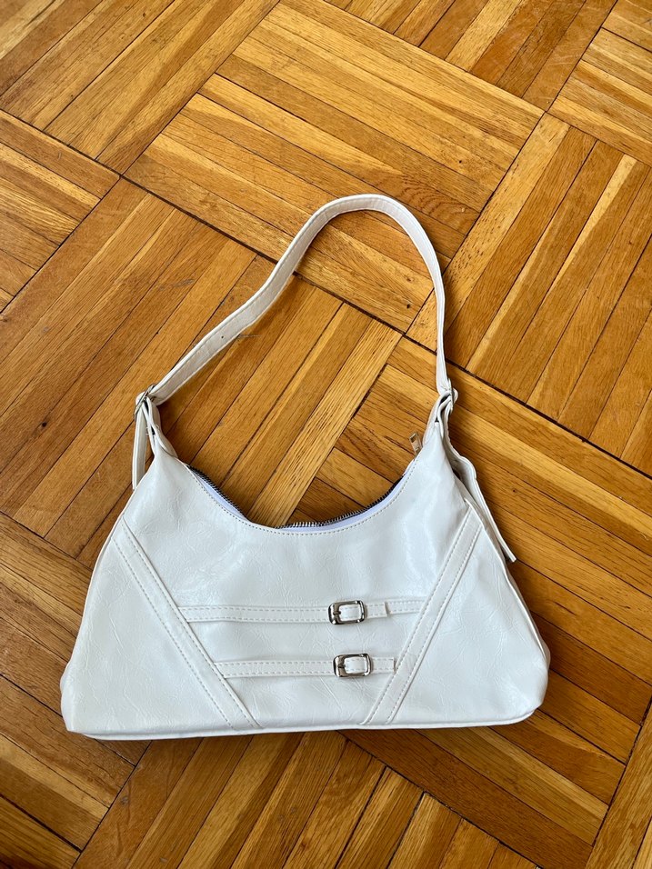 Beyaz Tokalı Kadın Omuz Çantası - Görsel 3