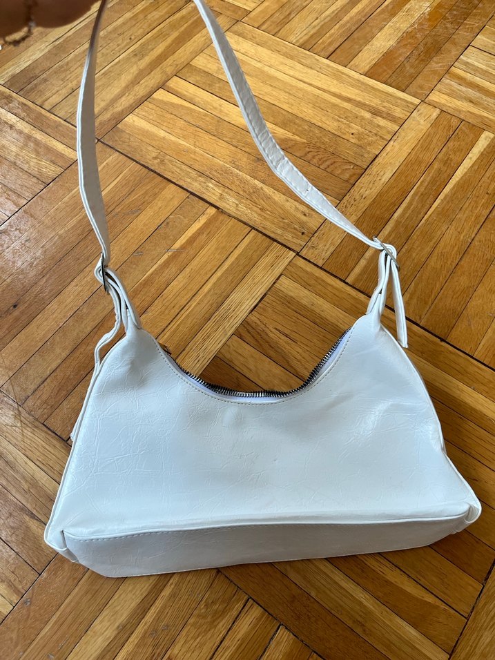 Beyaz Tokalı Kadın Omuz Çantası - Görsel 5