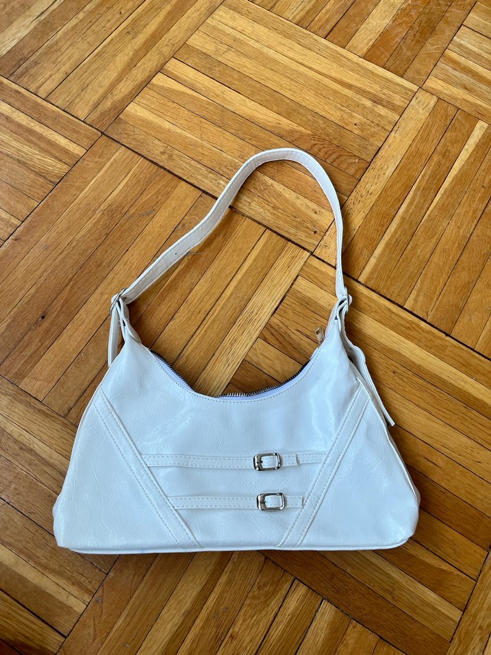 Beyaz çanta - Görsel 2