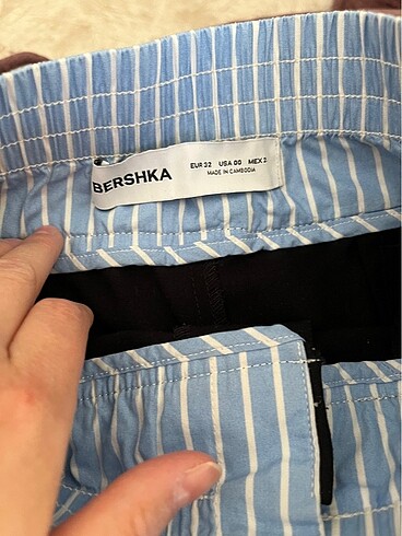 32 Beden siyah Renk Bershka kumaş pantolon