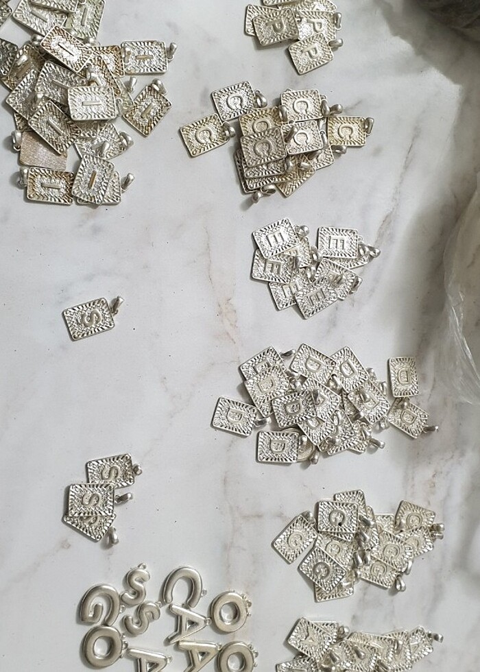 Gümüş harfler var açıklamayı okuyun lütfen - Görsel 2