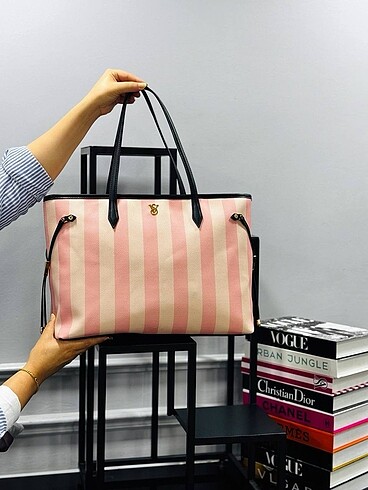 VICTORIA?S SECRET TOTE BAG