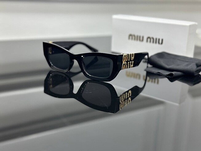 MIU MIU CLASSİC MODEL
