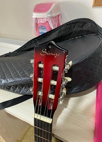 Simge Kırmızı Klasik Gitar