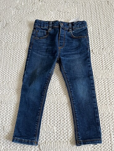0 ayarında erkek bebek jean