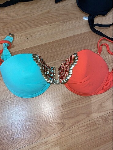 Bikini üstü