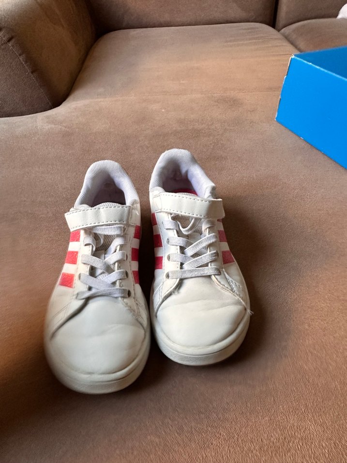 Kız Çocuk Beyaz Renkli Cırtlı Spor Ayakkabı - Görsel 3