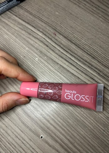 Beaulis gloss it
