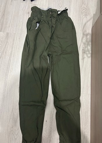 Kadın Haki, Kemerli Pantolon