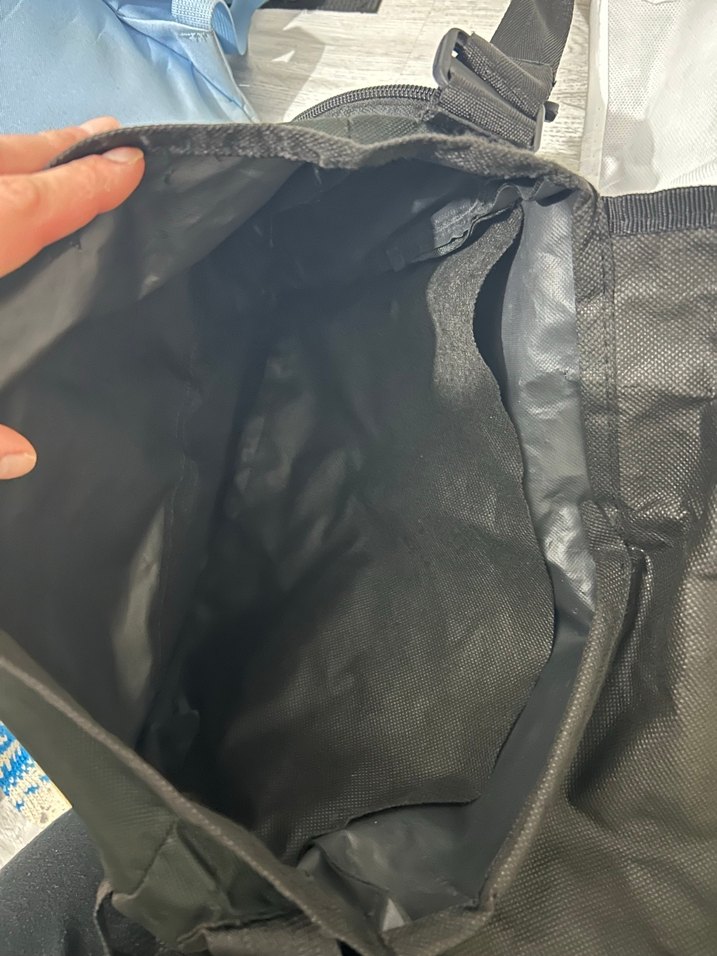 Kadın Siyah Fermuarlı Sırt Çantası - Görsel 2