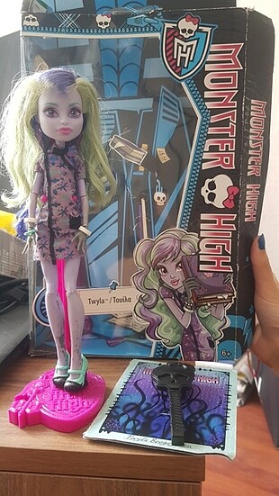MONSTER HIGH TWYLA BEBEK