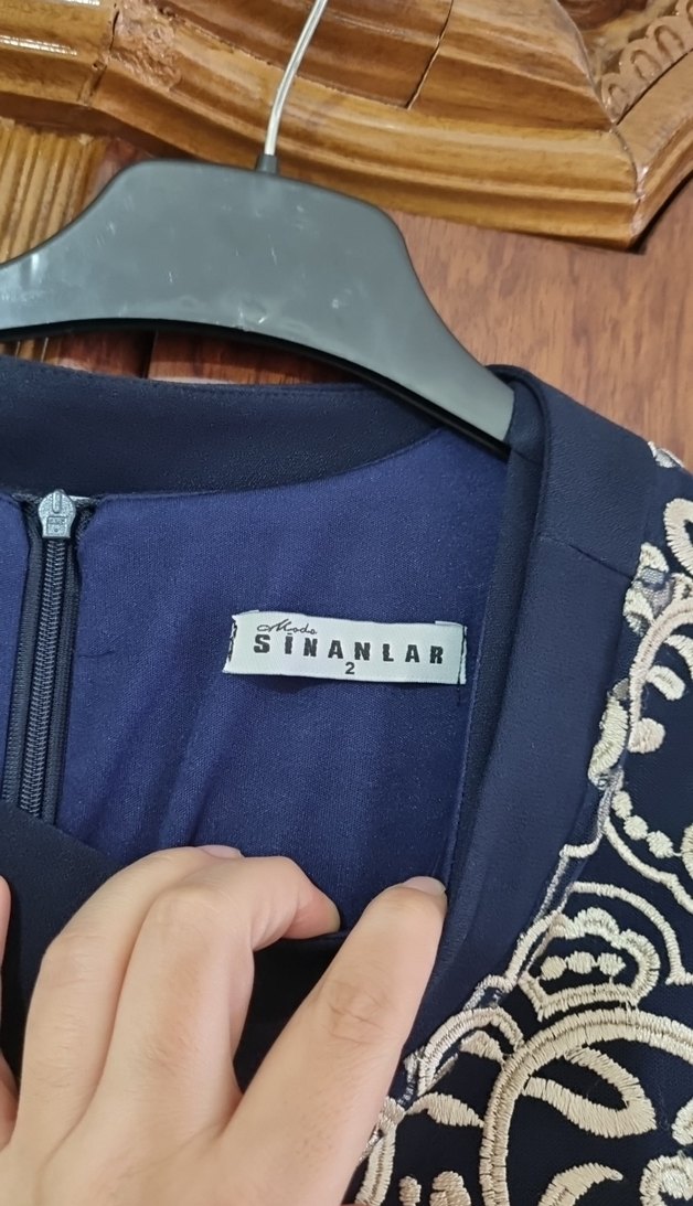 Lacivert Dantel İşlemeli Uzun Kadın Elbise - Görsel 2