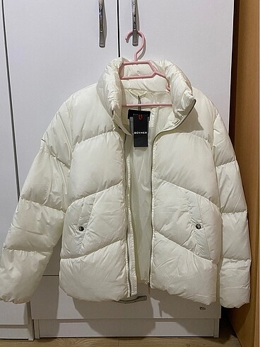 Fabrika beyaz şişme mont 40 beden
