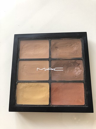 MAC Mac pro conceal and correct palette / medium