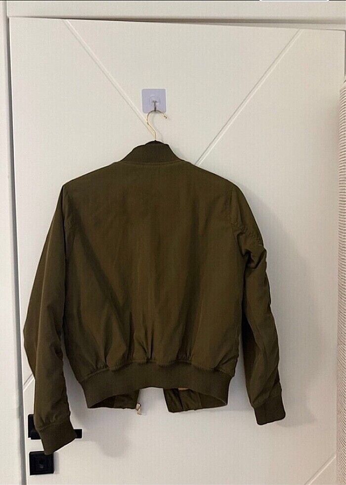BERSHKA BOMBER HAKİ CEKET - Görsel 4