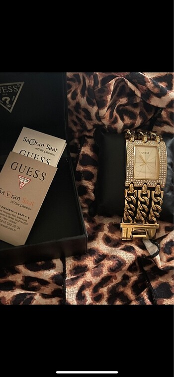 GUESS SAAT