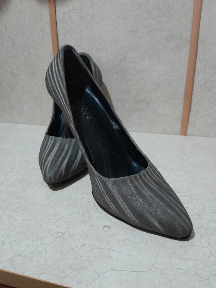 Gri Zebra Desenli Pileli Stiletto - Görsel 3