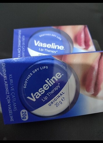 Vaseline dudak kremi