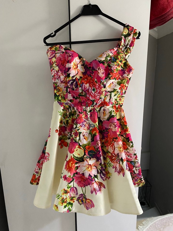 Çiçek Desenli Drapeli Mini Elbise - Görsel 3