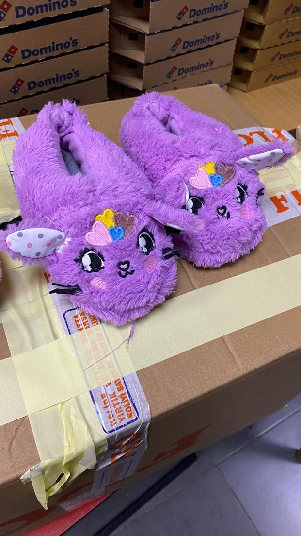 3- 7 YAŞ ARASİ sıfır etiketli peluş ev terliği - Görsel 3