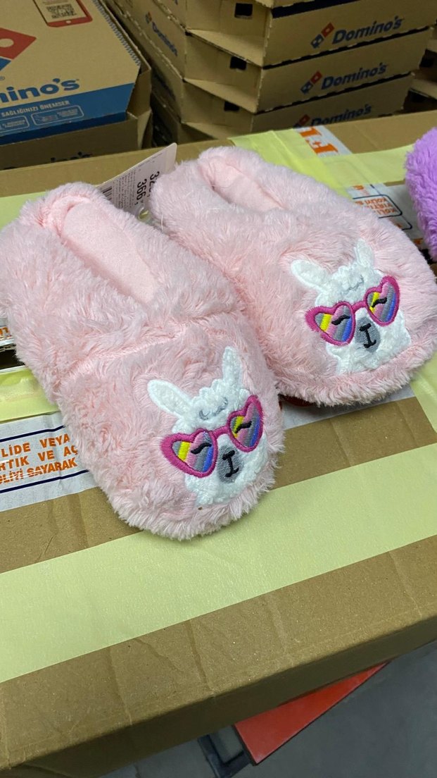 3- 7 YAŞ ARASİ sıfır etiketli peluş ev terliği - Görsel 2