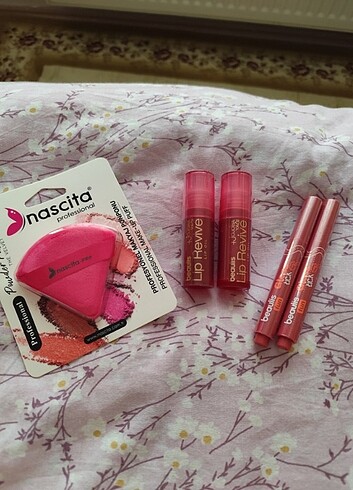 NASCİTA+114 NUDE GLOW STİCK RUJ + BEAULİS DUDAK YAĞI 