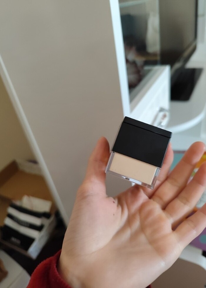 HUDA BEAUTY TRANSPARAN PUDRA BANANA BREAD - Görsel 3