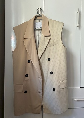 Bershka Bej Düğmeli Kolsuz Midi Blazer - Görsel 2