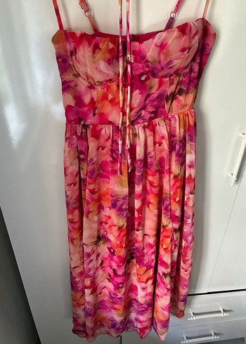 Pembe bağlama desenli uzun ince askılı elbise - Görsel 3