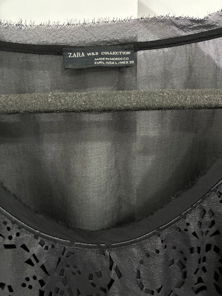 Zara Dantel Detaylı Siyah Gri Kolsuz Bluz - Görsel 2